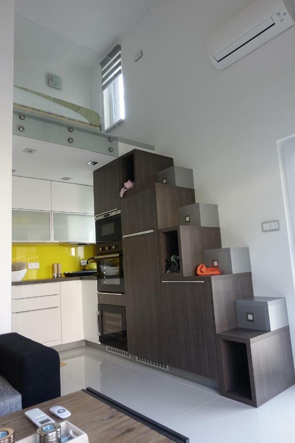 Tiny House With Private Pool Apartment *