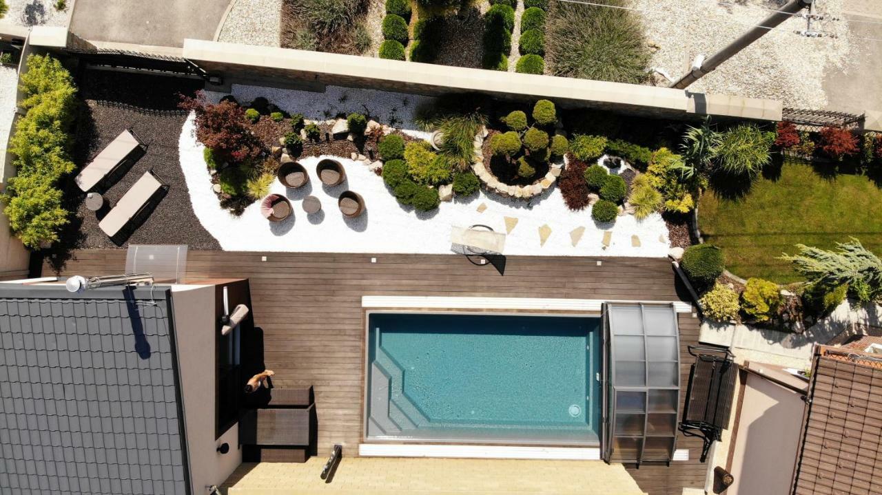 Tiny House With Private Pool * Janosikova